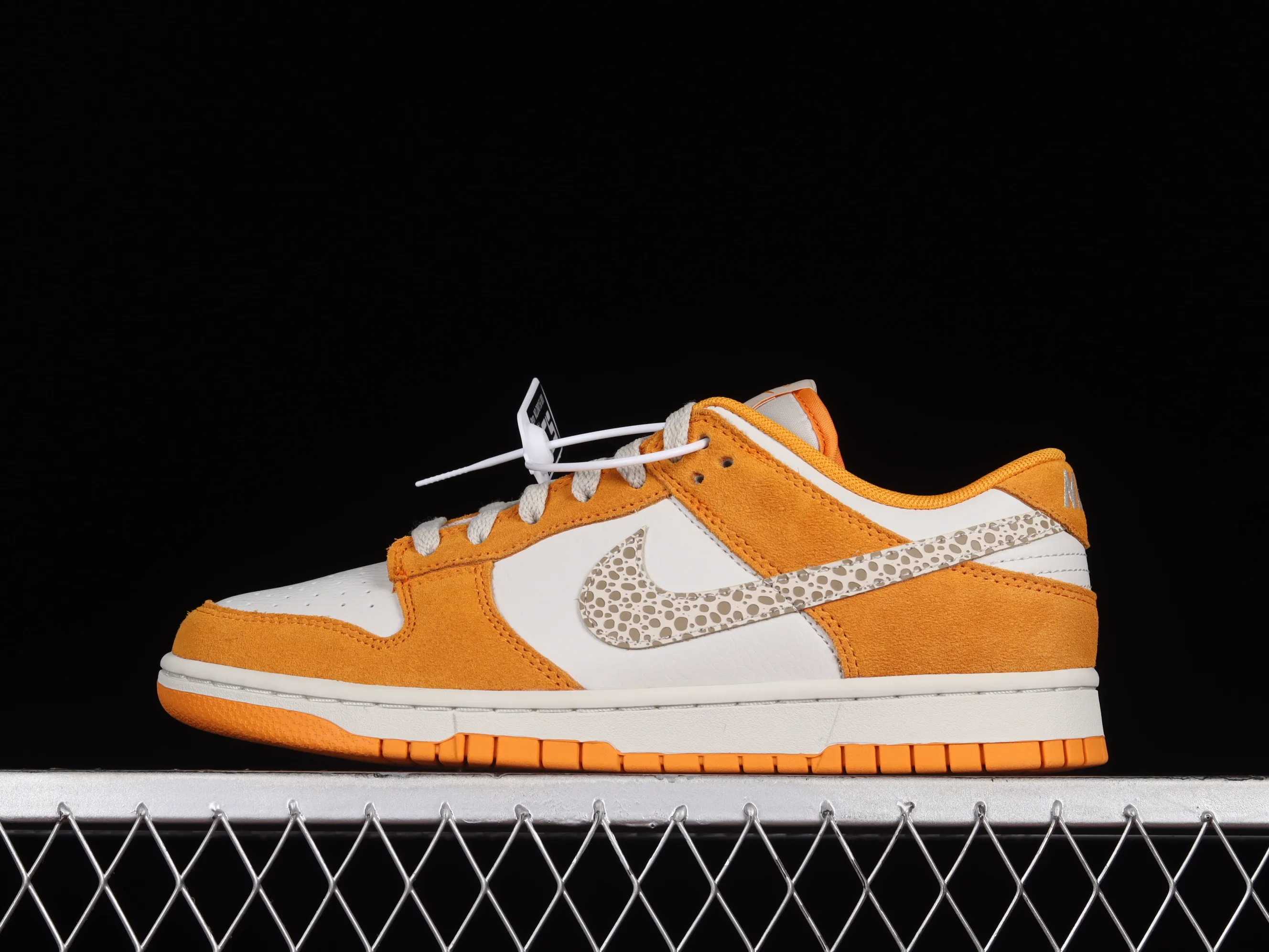 All categories Nk SB Dunk Series Nk SB Dunk Low low-top sneakers Nk Dunk Low "Safari Swoosh" off-white orange SB low-top sports and leisure sneakers DR0156-800